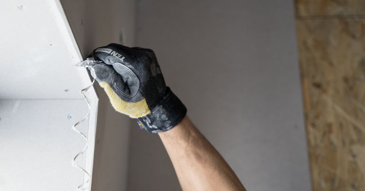 Contract terms that protect margin in materials work